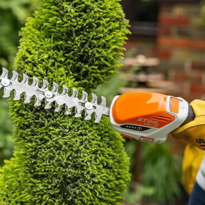 Stihl: Rifinitore Tagliasiepi HSA 26 - F.lli Manzoni